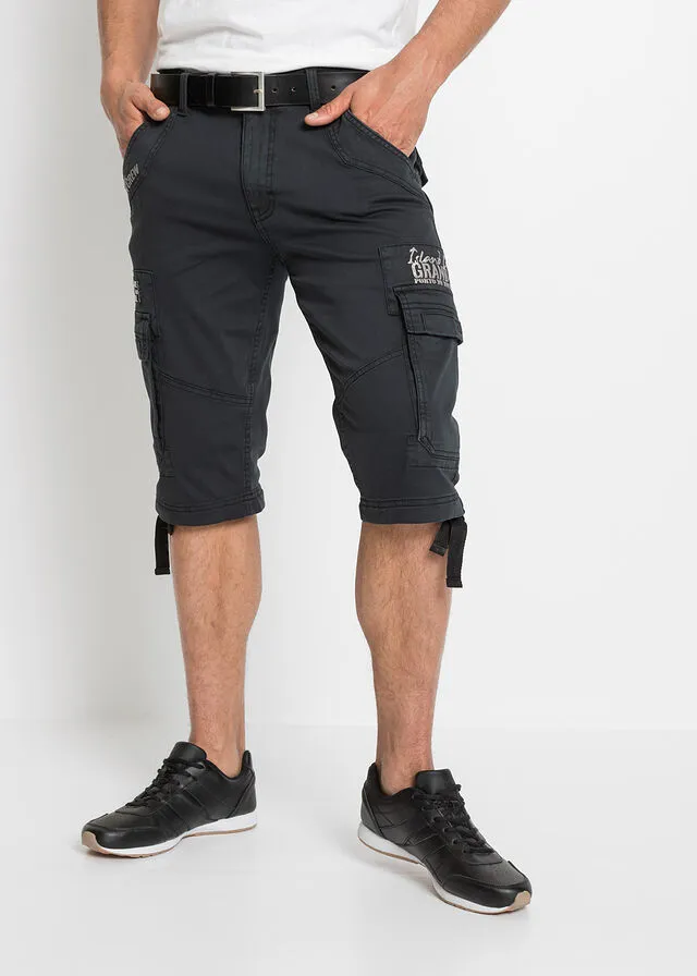 Bermudas largas con bolsillos cargo, corte regular Negro estampado