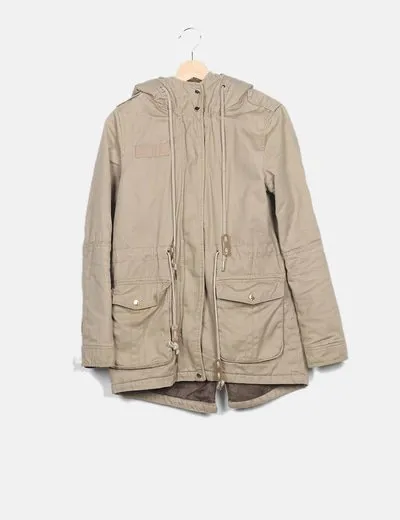 Bershka Parka beige con capucha