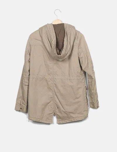 Bershka Parka beige con capucha