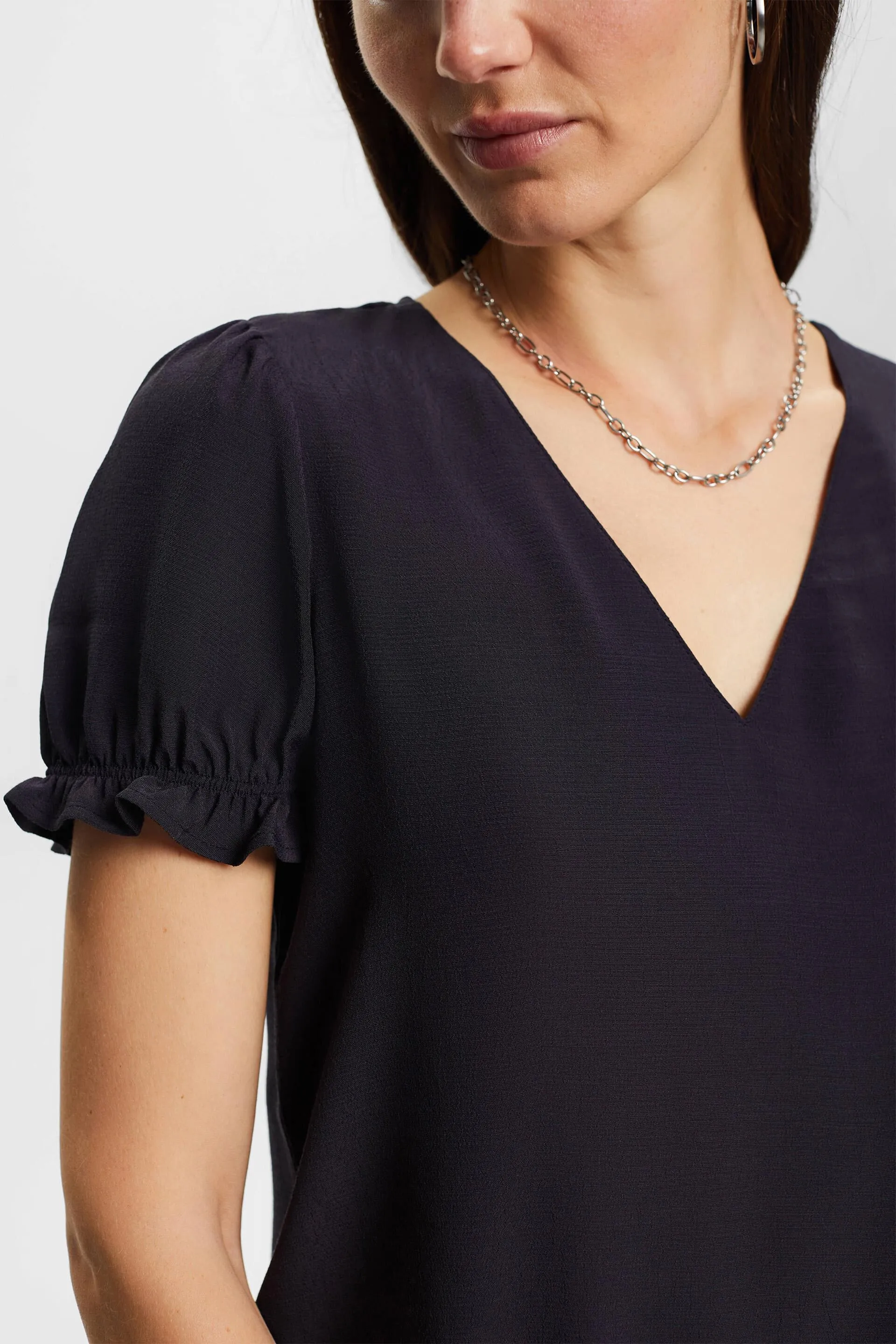 Blusa con cuello en pico