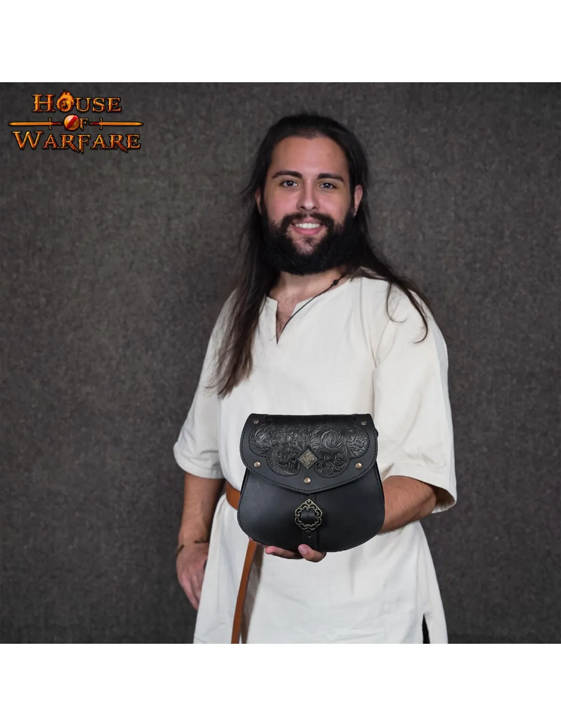 Bolsa medieval, tipo bandolera, en piel repujada, para colgar