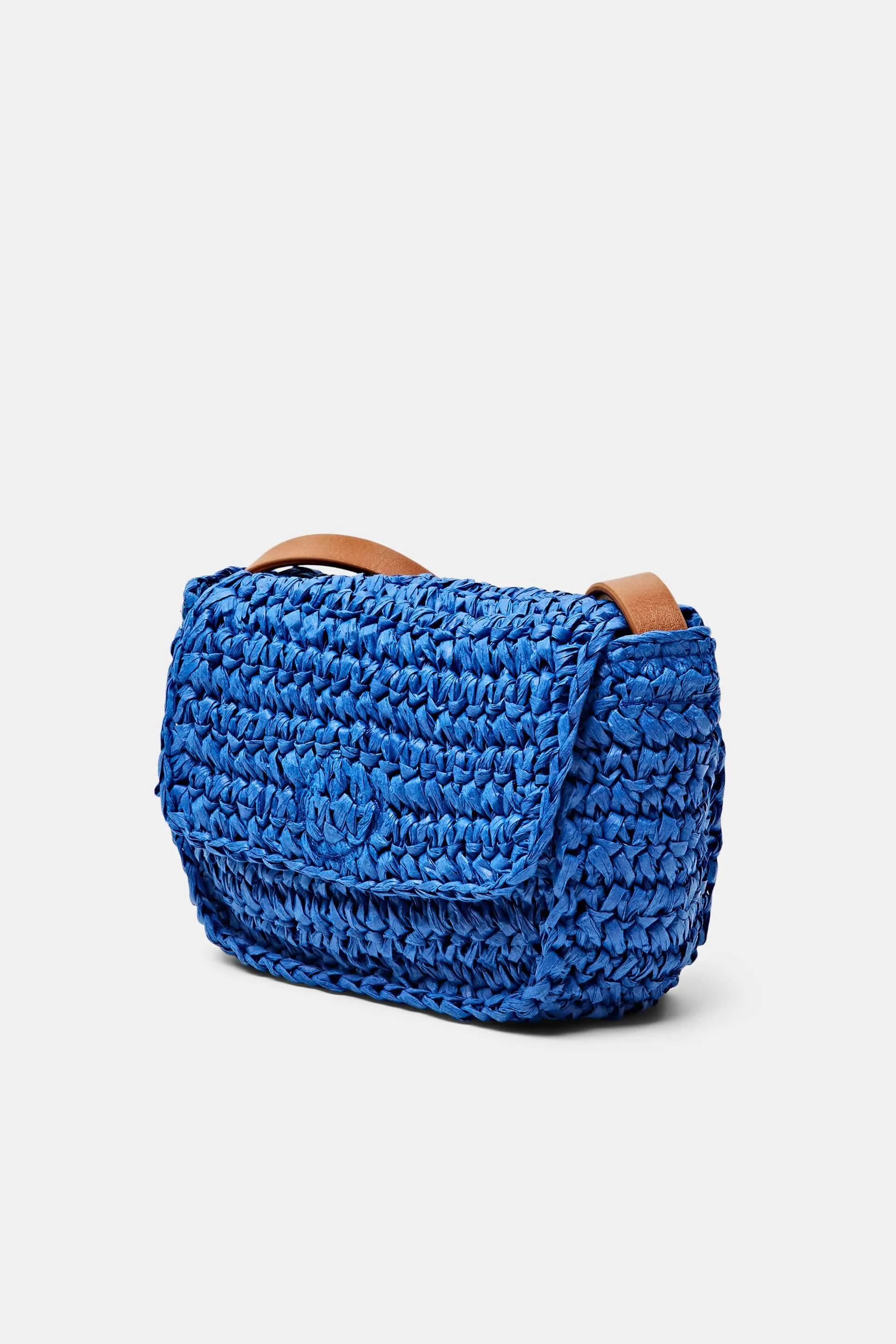 Bolso bandolera con solapa de ganchillo