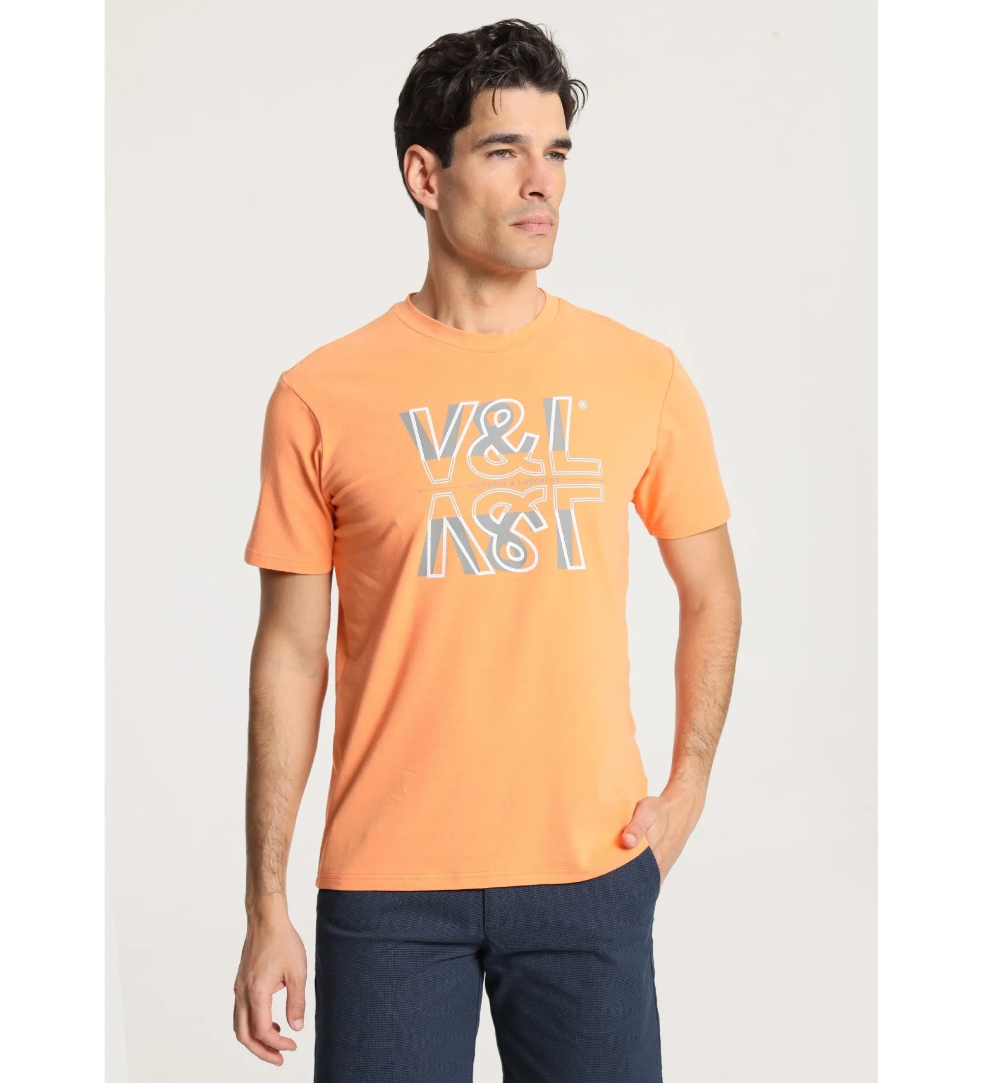 Camiseta de manga corta basica con Grafica en el pecho naranja