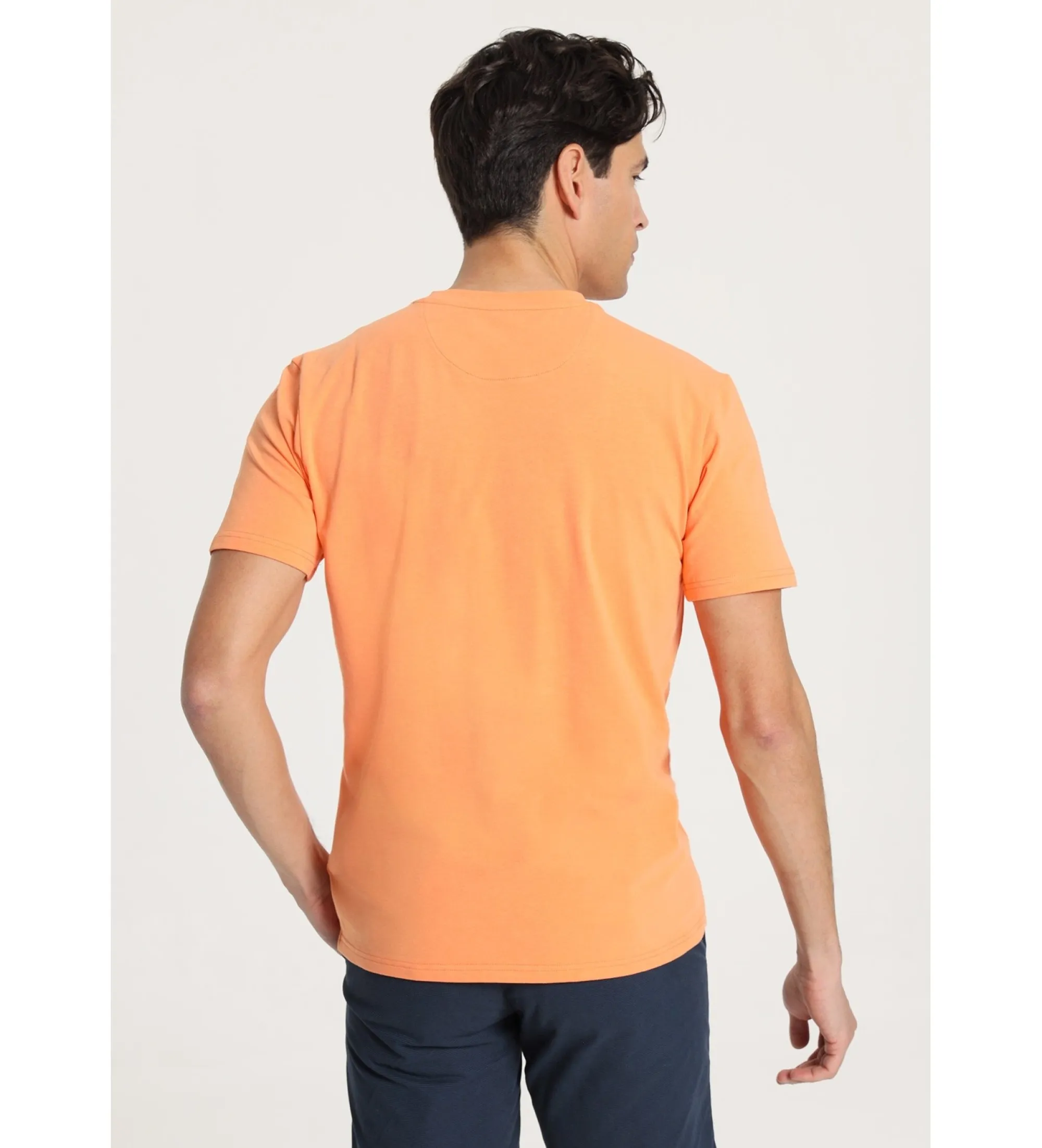 Camiseta de manga corta basica con Grafica en el pecho naranja