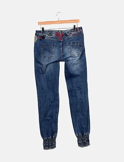 Desigual Jeans bordado con goma