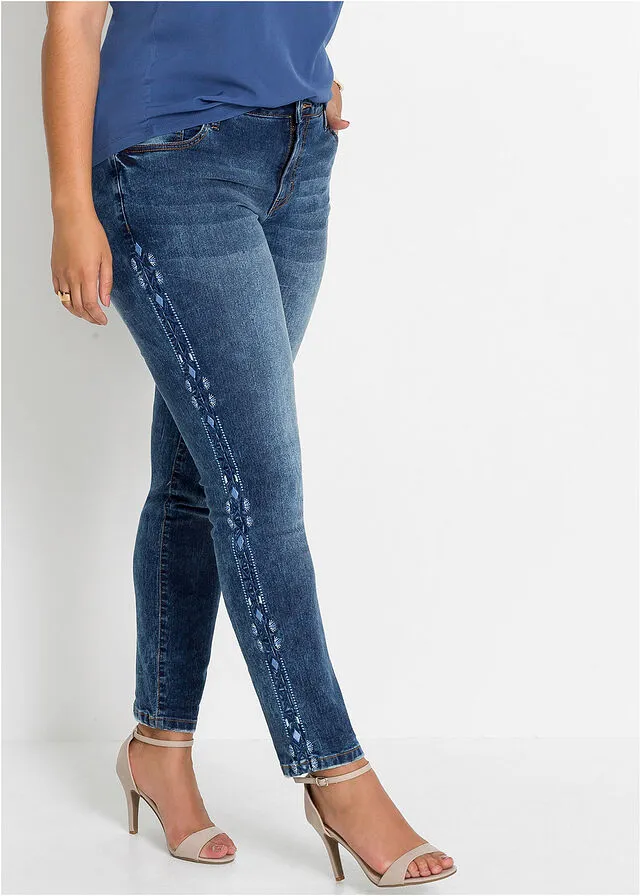 Jeans con bordado Piedra azulada