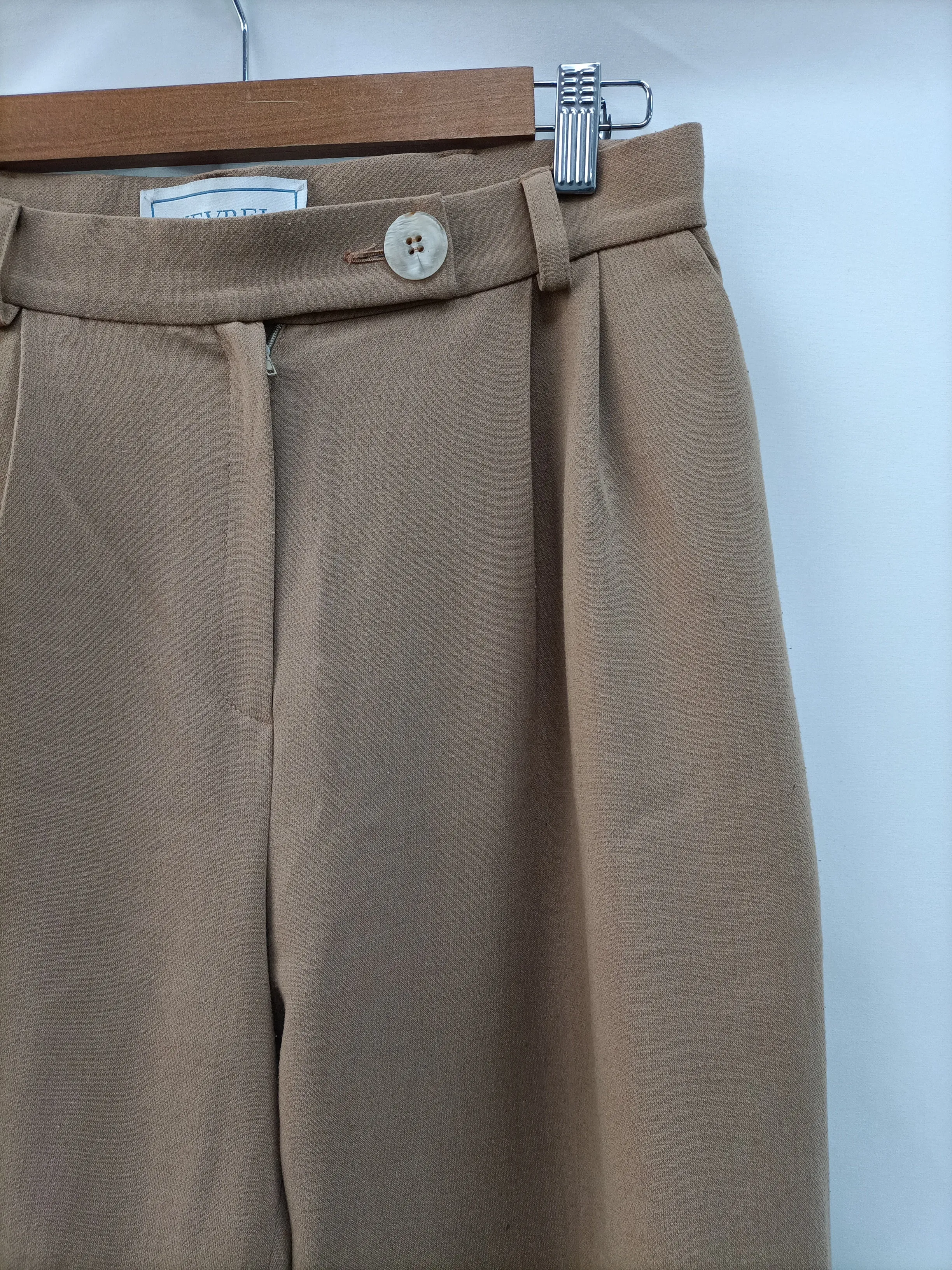 MEVREL. Pantalón slouchy camel T.s