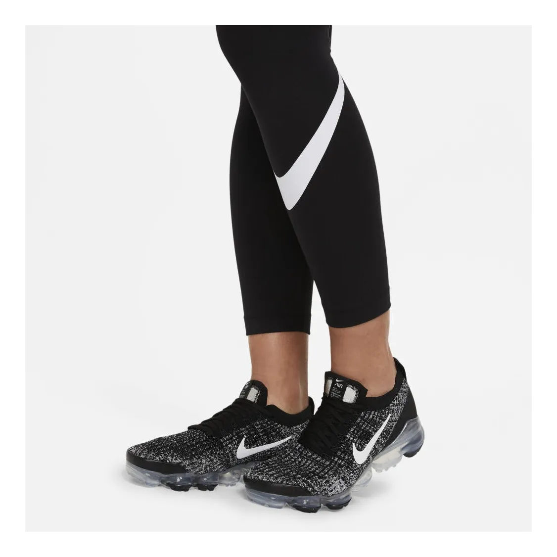 NIKE SPORTSWEAR ESSENTIAL WOMEN'S MIDRISE SWOOSH LEGGINGS (PLUS SIZE) BLACK/WHITE