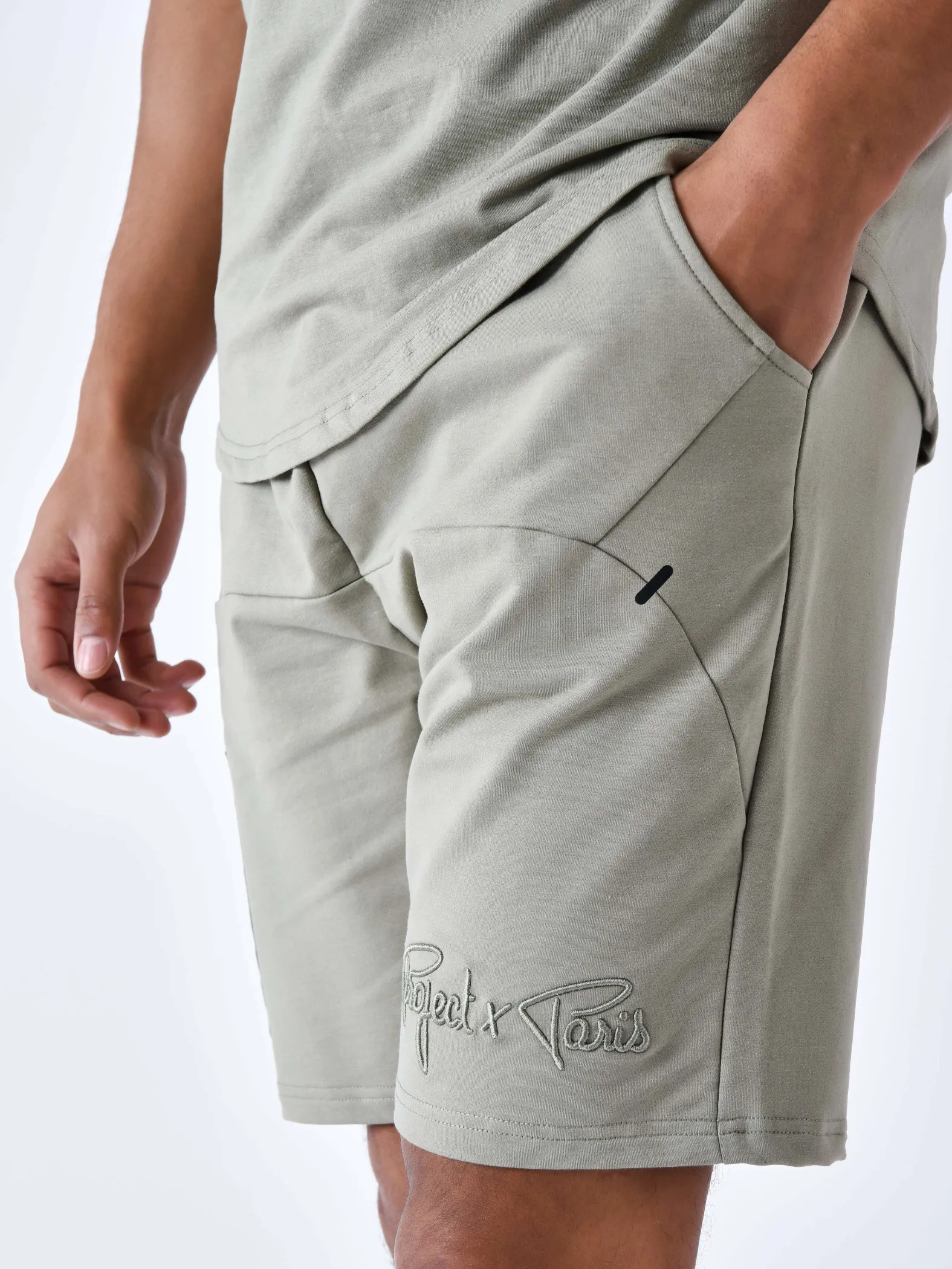 Pantalones cortos técnicos con recortes