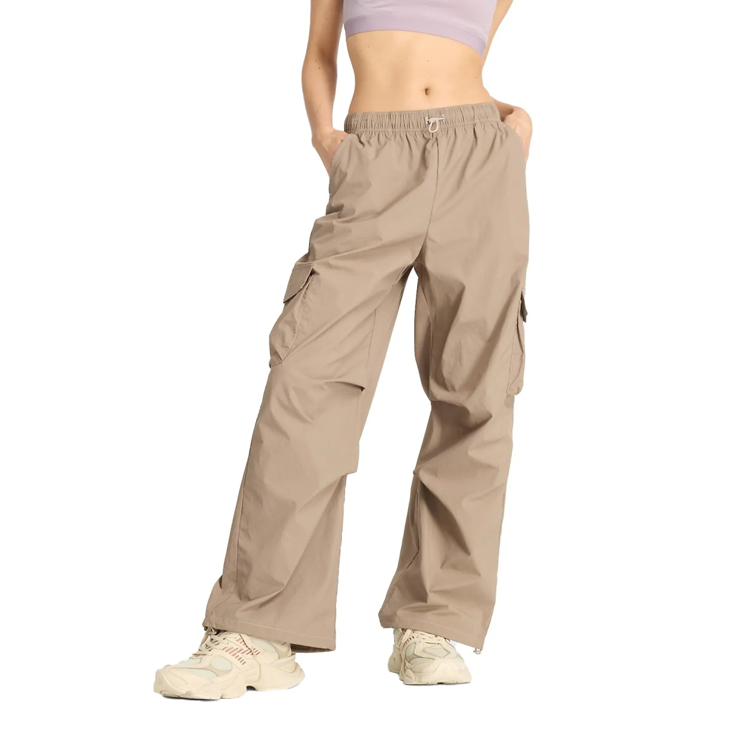 Pantalón New Balance de Dama - NYLON CARGO - WP43534LMR - LTMUSHRM