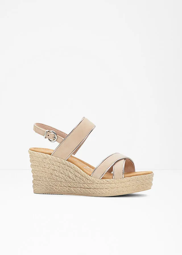 Sandalias de tacón con cuña Beige