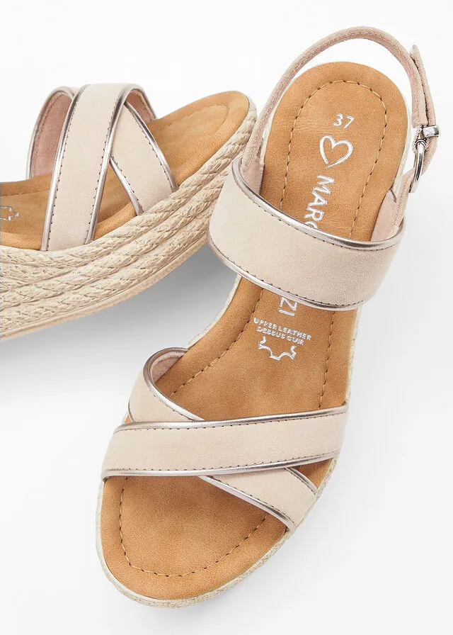 Sandalias de tacón con cuña Beige