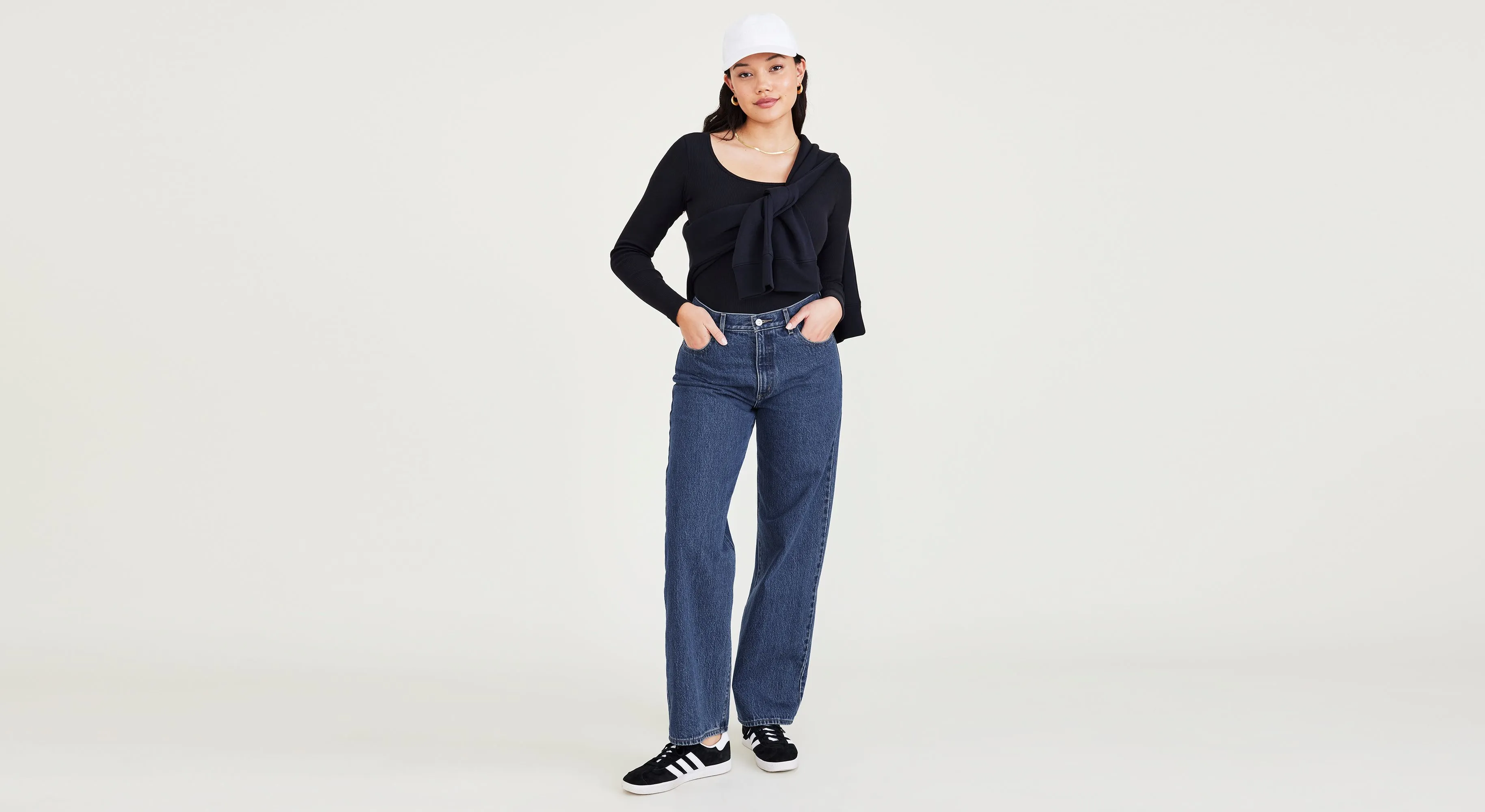 WOMEN'S RELAXED FIT MIDRISE JEANS