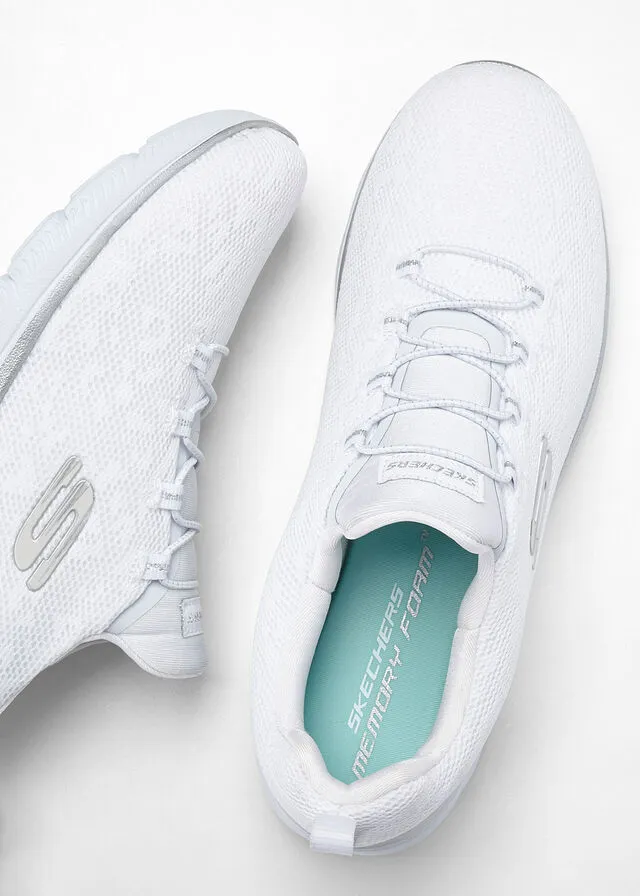 Zapatillas de Skechers con espuma viscoelástica Estampado de leopardo en blanco